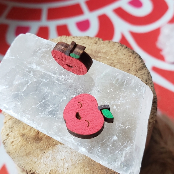 🍎 Happy baby apple wood stud earrings 💛 - Picture 3 of 5